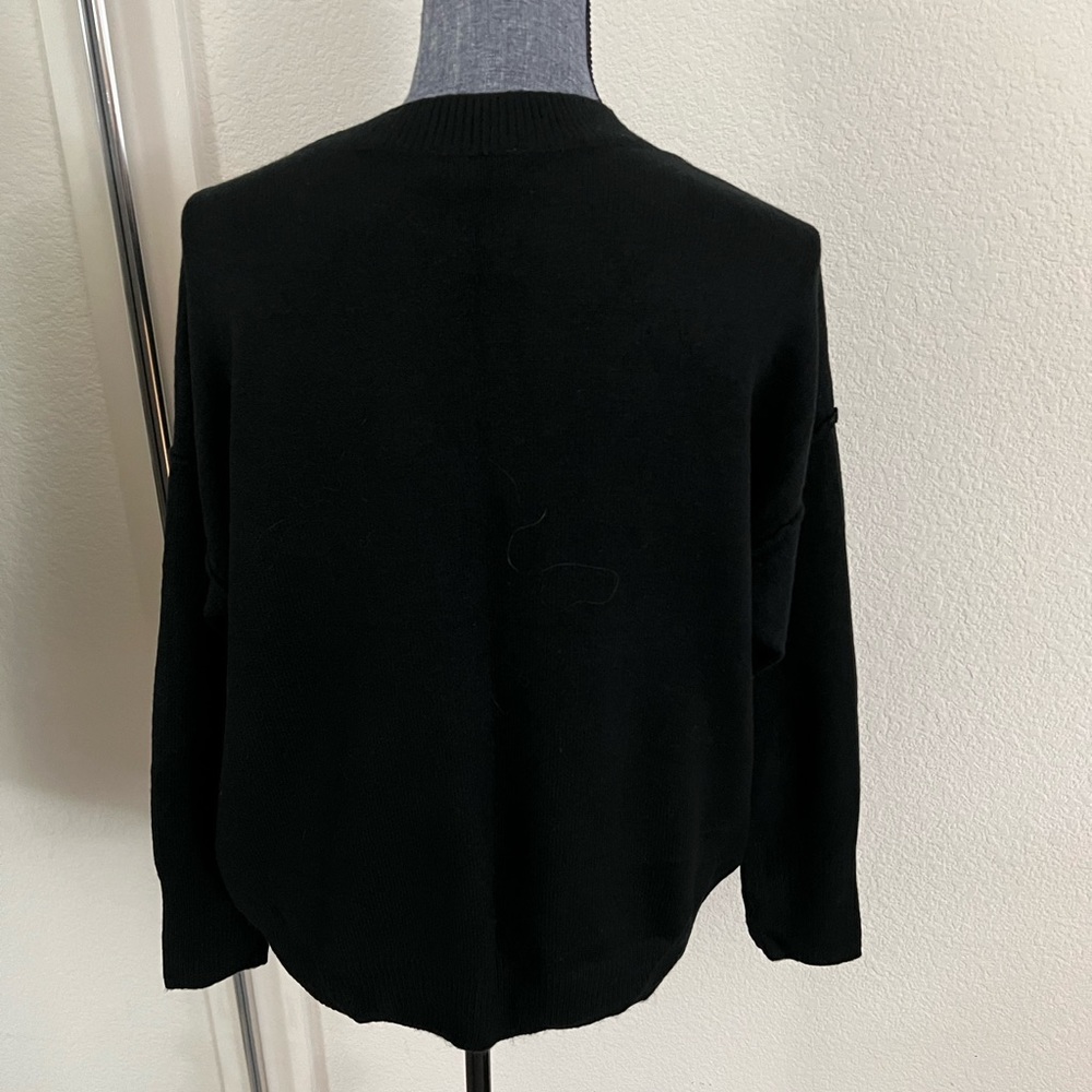 Vince Camuto Leas Monday More Sunday Sweater - Picture 4 of 5